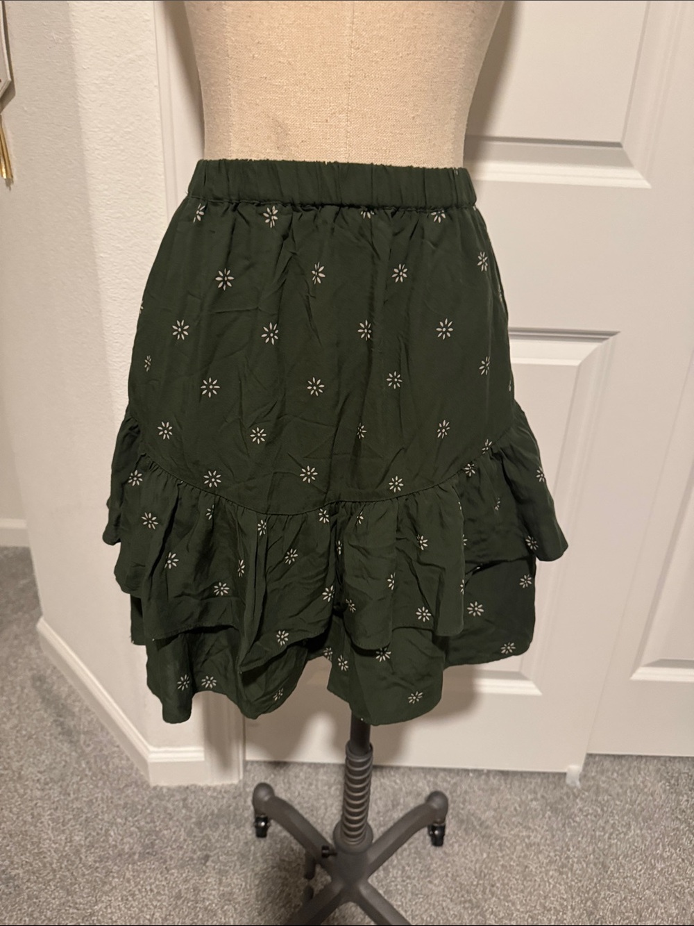 Madewell Tiered Ruffle Skirt in Olive Green